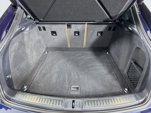 Certified 2021 Porsche Macan image 25