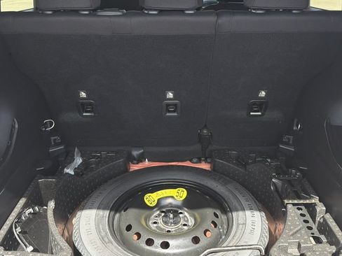 Used 2020 Jeep Renegade Latitude FWD image 16