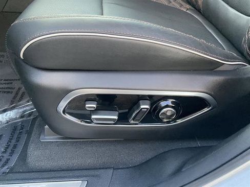 Used 2025 Jeep Grand Cherokee Summit w/ Obsidian Package image 10