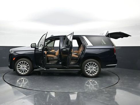 Used 2021 Cadillac Escalade Premium Luxury w/ Driver Assist Tech Package image 45