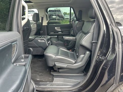 Used 2025 Ford Expedition Max Platinum AWD/4WD image 10