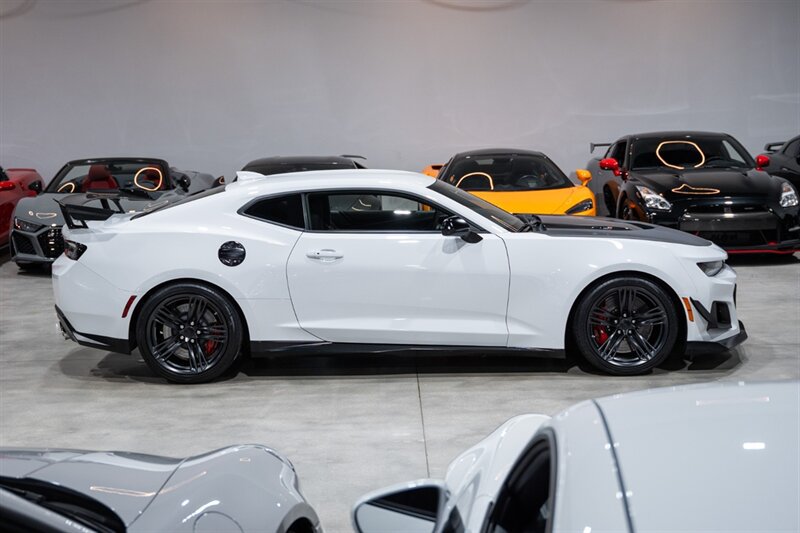Used 2018 Chevrolet Camaro ZL1 RWD image 7