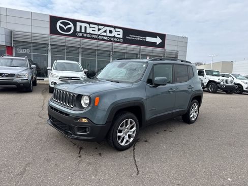 Used 2017 Jeep Renegade Latitude w/ Cold Weather Group image 1