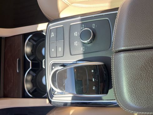 Used 2019 Mercedes-Benz GLE 400 4MATIC image 19