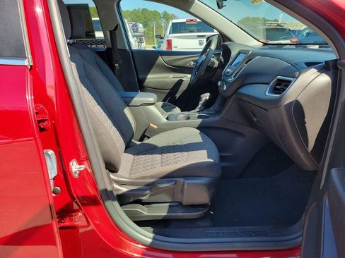 Used 2023 Chevrolet Equinox LT image 38