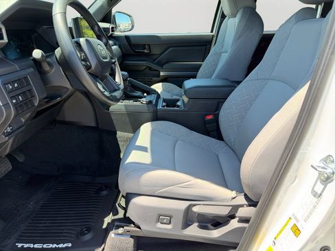 Certified 2026 Toyota Tacoma SR5 AWD/4WD image 21