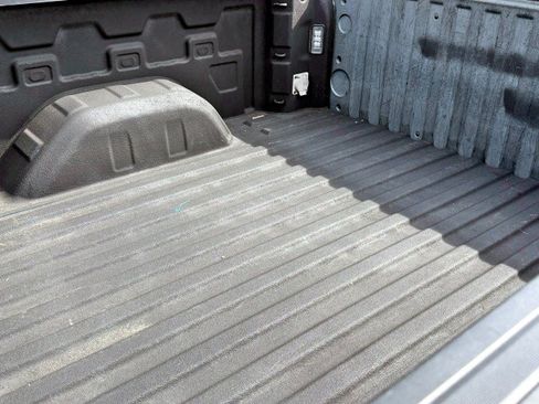 Certified 2022 Chevrolet Silverado 1500 LT AWD/4WD image 13
