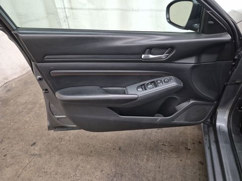 Used 2020 Nissan Altima 2.5 SR FWD image 16