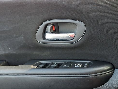 Used 2016 Honda HR-V LX image 24