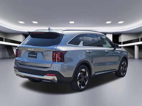 Used 2025 Kia Sorento EX w/ EX Panoramic Sunroof Package FWD image 6
