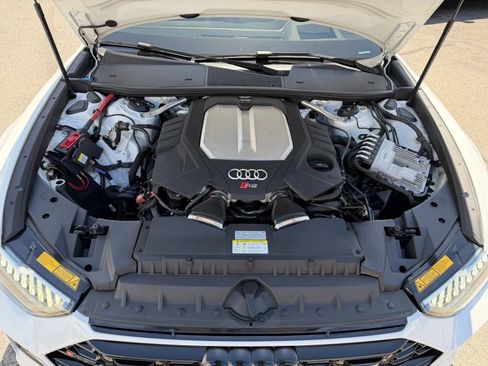 Used 2021 Audi RS 6 w/ Carbon Optic Package AWD/4WD image 36