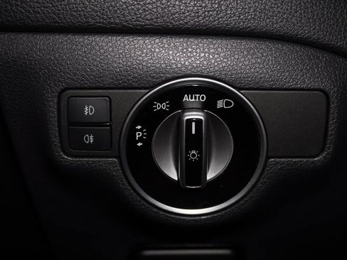 Used 2018 Mercedes-Benz GLA 250 image 16