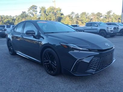 Used 2025 Toyota Camry SE w/ Multimedia Upgrade Package