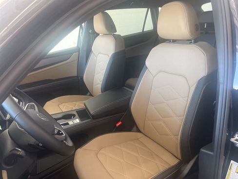 New 2026 Volkswagen Atlas Cross Sport SE AWD/4WD image 16