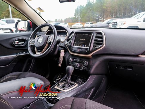 Used 2012 Jeep Grand Cherokee Laredo image 14