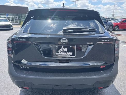 New 2026 Nissan Kicks SR w/ SR Premium Package FWD image 4