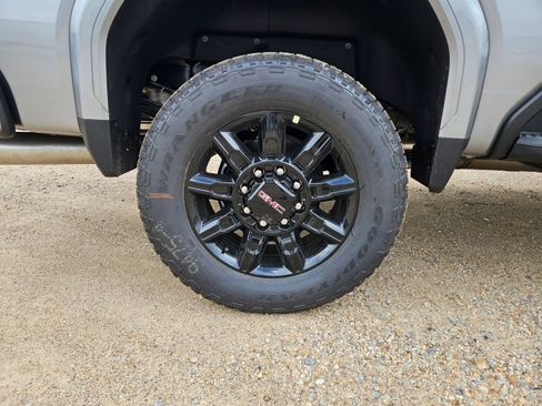 New 2026 GMC Sierra 2500 AT4 w/ AT4 Premium Plus Package AWD/4WD image 32