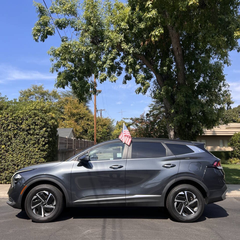 Used 2023 Kia Sportage LX AWD/4WD image 5