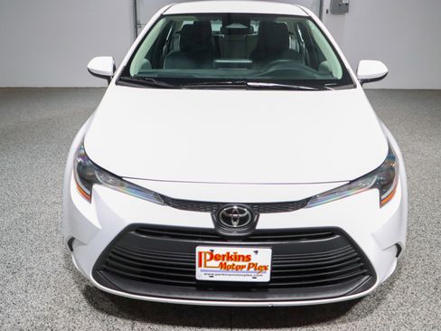 Used 2023 Toyota Corolla LE FWD image 4