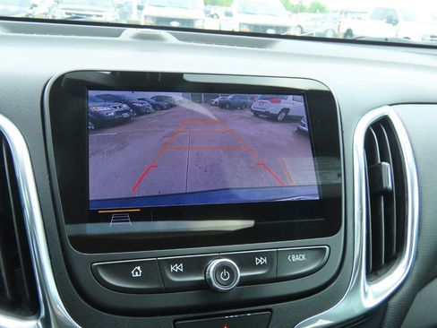 Used 2020 Chevrolet Equinox LT image 32