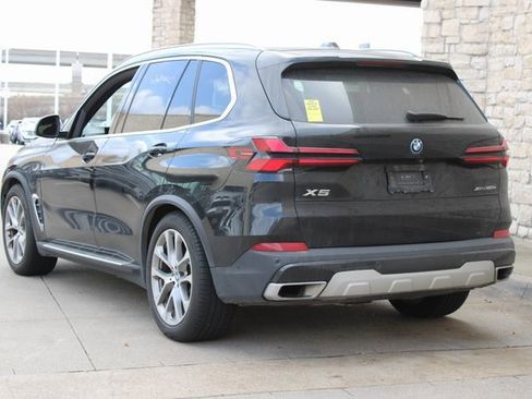 Used 2025 BMW X5 xDrive50e image 3