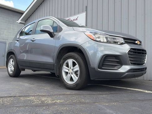 Used 2020 Chevrolet Trax LS w/ LPO, Protection Package AWD/4WD image 4