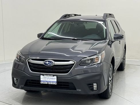 Used 2022 Subaru Outback Premium image 1