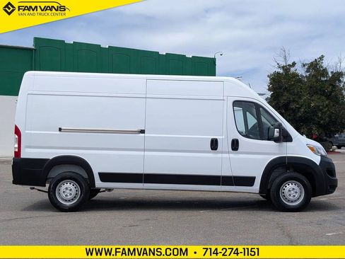 Used 2026 RAM ProMaster 2500 w/ Convenience Group FWD image 8