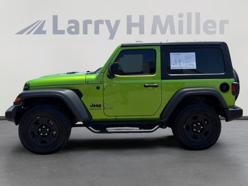 Used 2025 Jeep Wrangler Sport AWD/4WD image 2