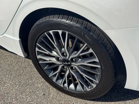 Certified 2022 Kia Forte GT-Line w/ GT-Line Premium Package FWD image 8