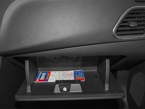 Used 2013 Chrysler 200 Limited FWD image 18