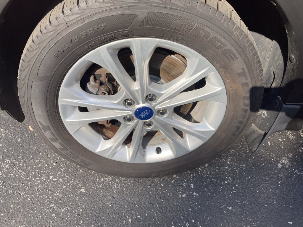 Used 2017 Ford Escape SE w/ SE Cold Weather Package AWD/4WD image 34