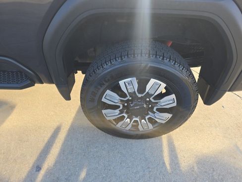 Used 2024 GMC Sierra 2500 Denali w/ Denali Reserve Package image 12