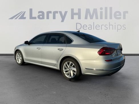 Used 2018 Volkswagen Passat 2.0T SE image 3
