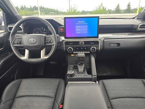 Certified 2025 Toyota Tacoma TRD Off-Road w/ TRD Off Road Premium Package AWD/4WD image 18
