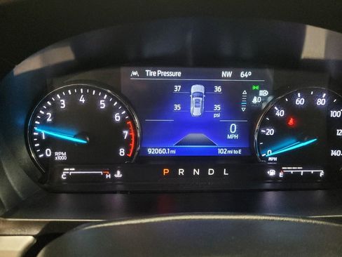 Used 2022 Ford Explorer XLT image 23