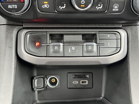 Used 2023 GMC Acadia AT4 AWD/4WD image 35