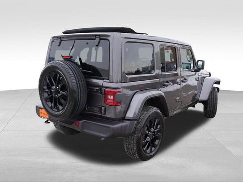 Used 2025 Jeep Wrangler Unlimited Sahara w/ Safety Group image 6