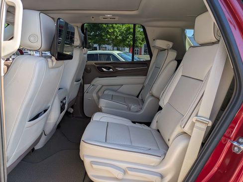 Used 2024 GMC Yukon Denali w/ Advanced Technology Package AWD/4WD image 15