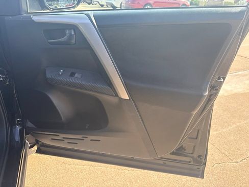Used 2014 Toyota RAV4 LE FWD image 21