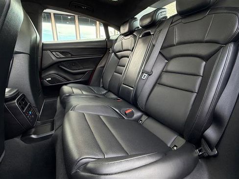 Used 2022 Porsche Taycan GTS image 16