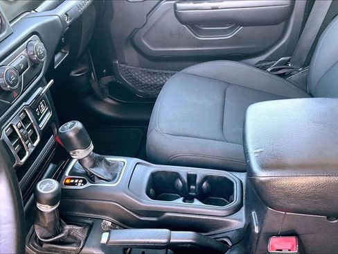 Used 2019 Jeep Wrangler Unlimited Sport S AWD/4WD image 18