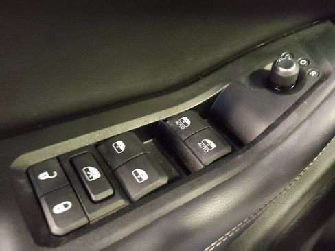 Used 2023 Jeep Grand Cherokee Altitude RWD image 27