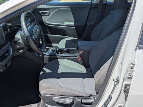Used 2025 Kia K4 FWD image 7