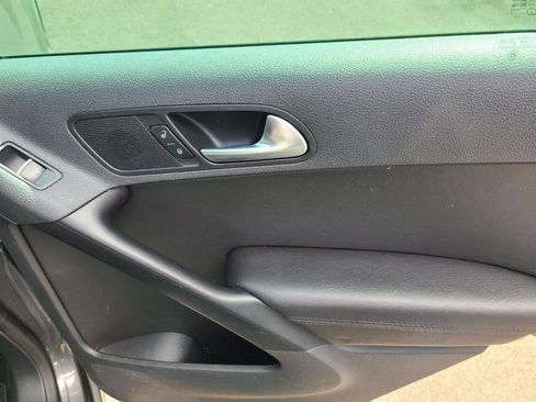 Used 2013 Volkswagen Tiguan SE image 23