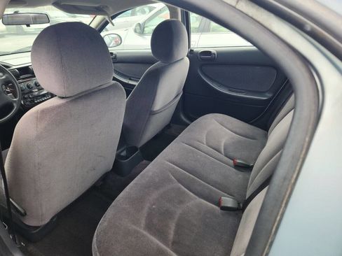Used 2002 Chrysler Sebring LX image 5