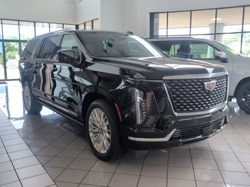 New 2026 Cadillac Escalade ESV Luxury w/ Touring Package RWD image 6