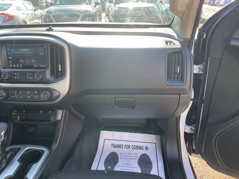 Used 2022 Chevrolet Colorado LT w/ Fleet Safety Package image 27