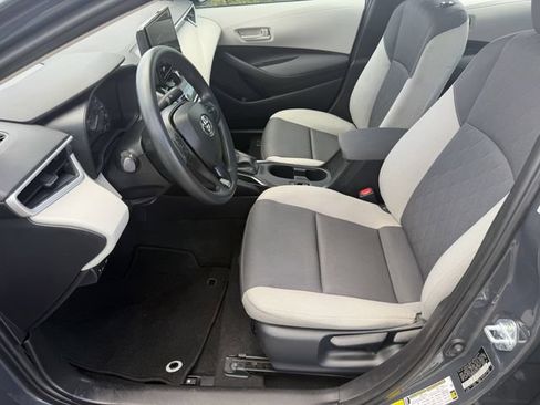 Used 2025 Toyota Corolla LE FWD image 19