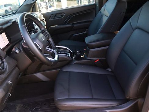 Used 2025 Chevrolet Colorado Trail Boss AWD/4WD image 13